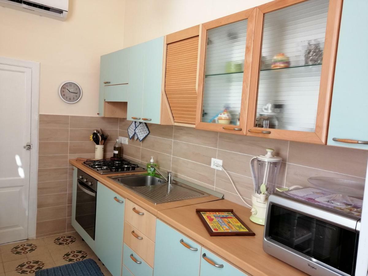 Casa Vacanze Nonna Lina - ตราปานี ภายนอก รูปภาพ